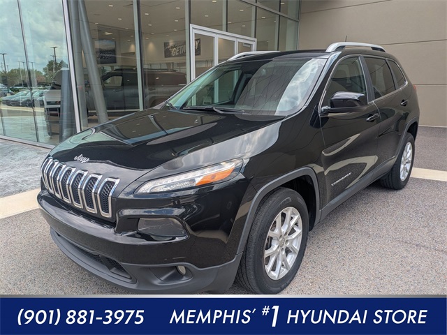 Used 2018 Black Jeep Latitude image 1