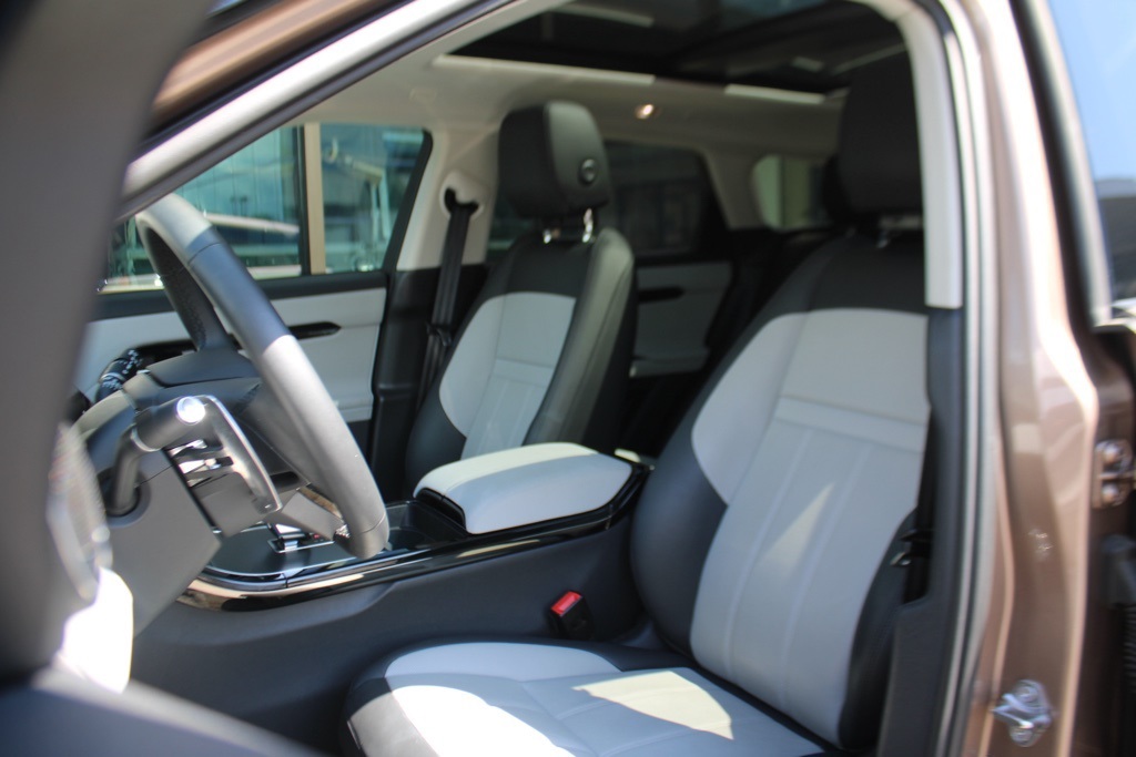 2024 Land Rover Range Rover Evoque Dynamic SE photo 5
