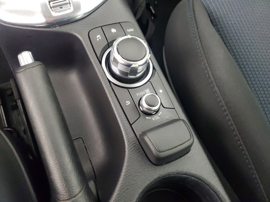 2017 Toyota Yaris iA Base photo 16