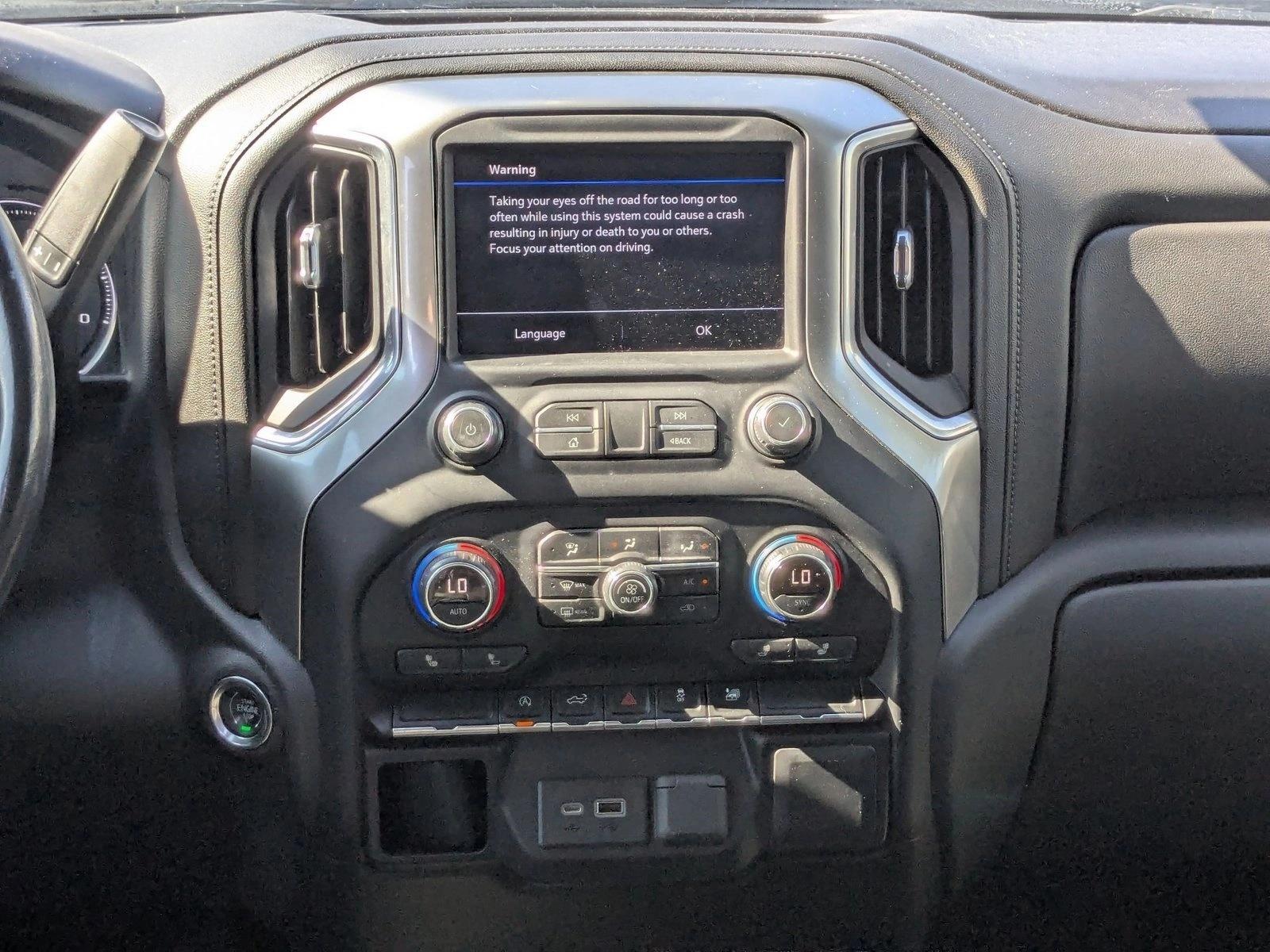2019 Chevrolet Silverado RST photo 14