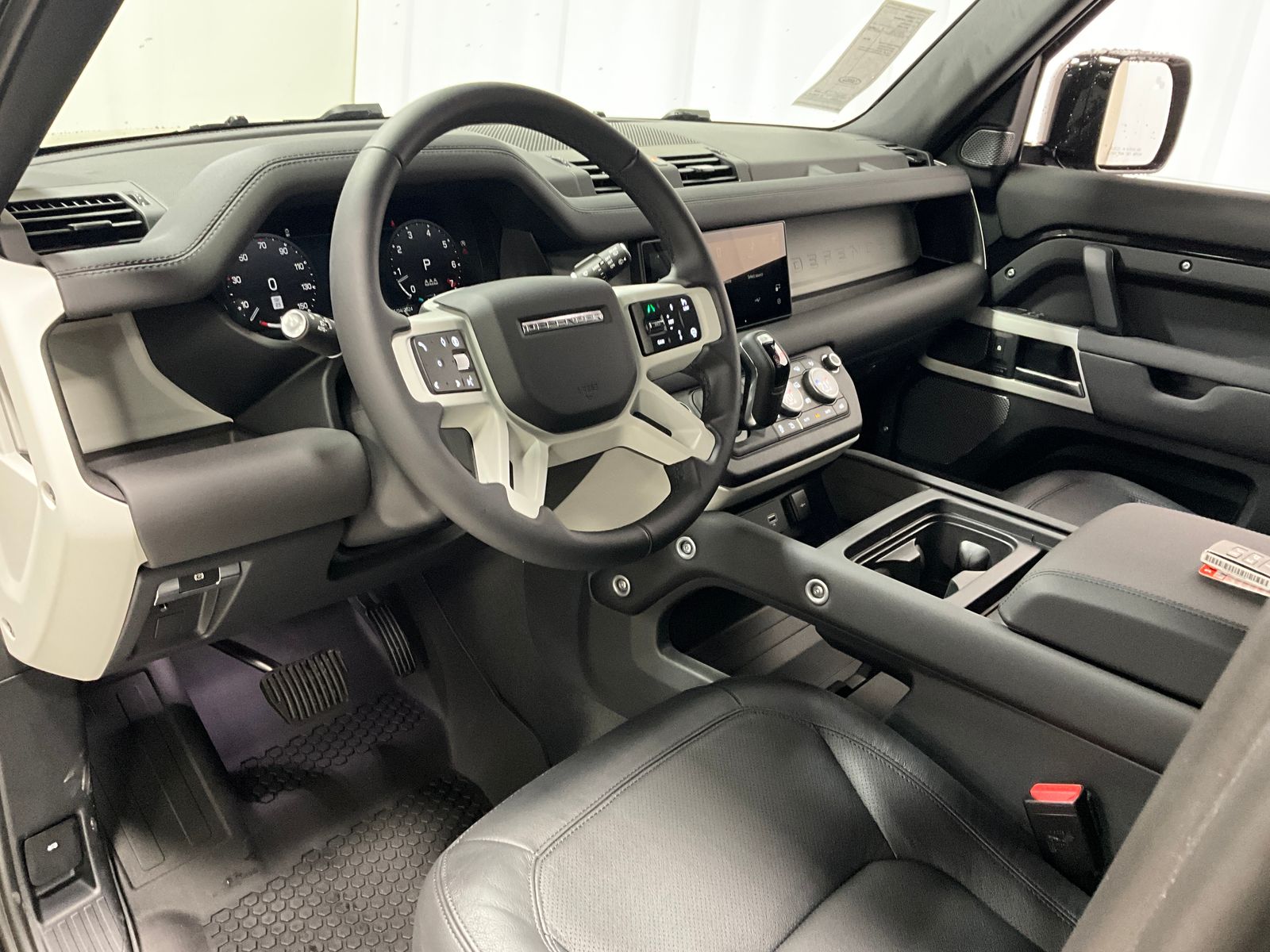 New 2024 Land Rover Defender 110 S 4D Sport Utility in Des Moines 