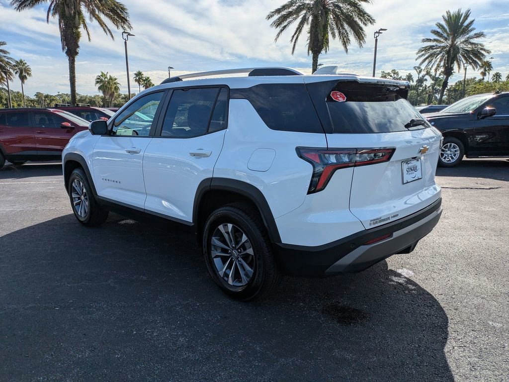 2025 Chevrolet Equinox photo 2