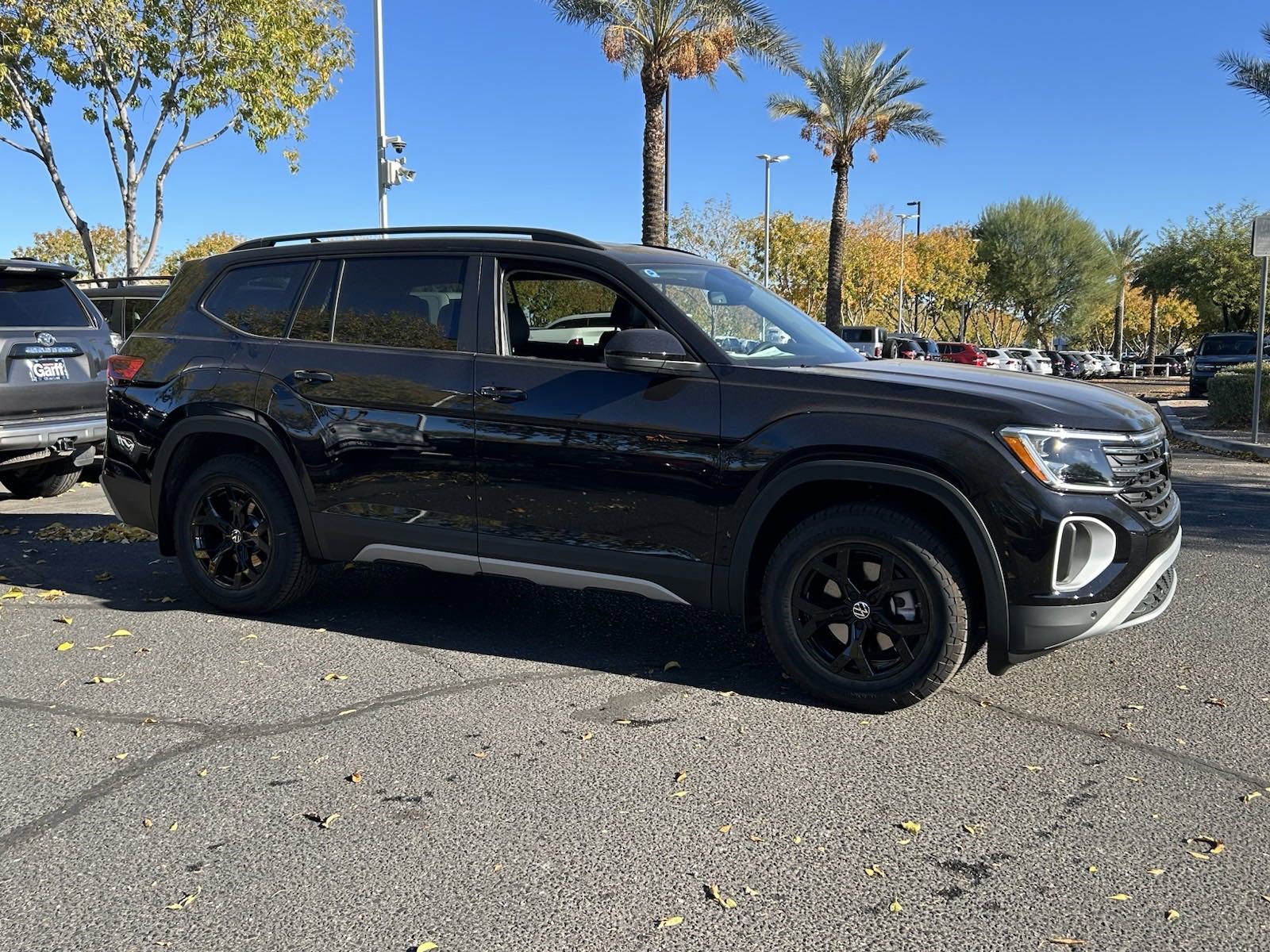 2025 Volkswagen Atlas Peak Edition SE photo 4