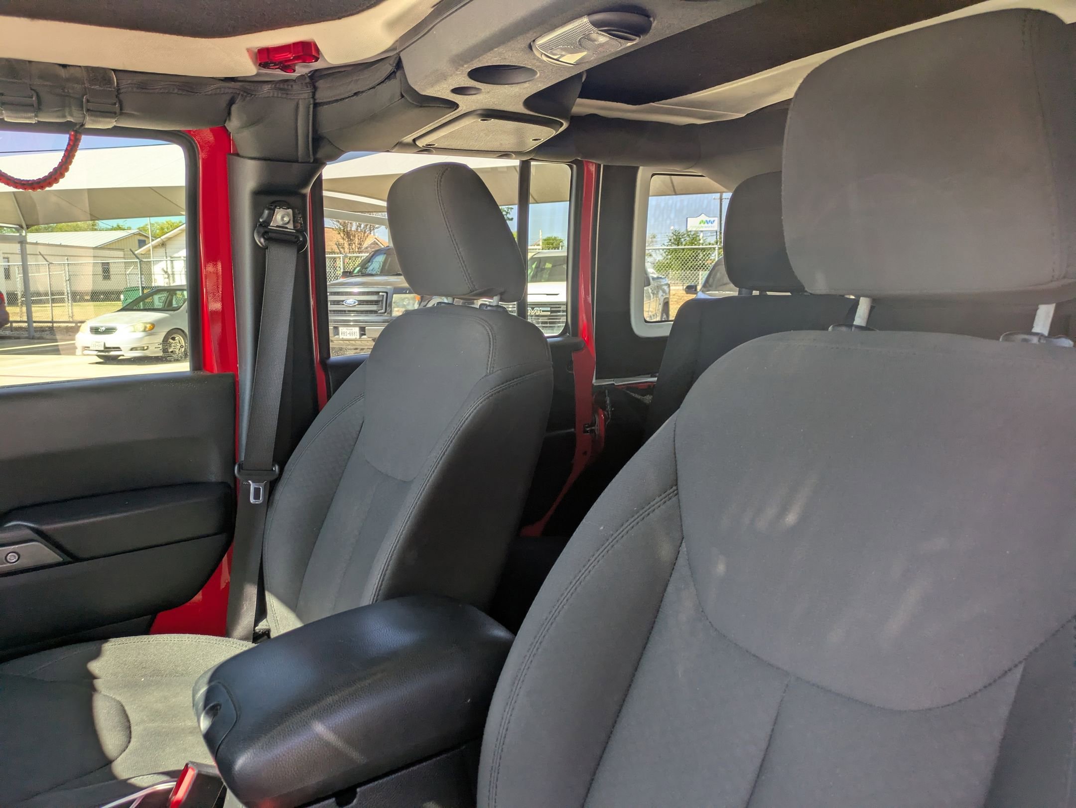 2017 Jeep Wrangler Unlimited Sport photo 13