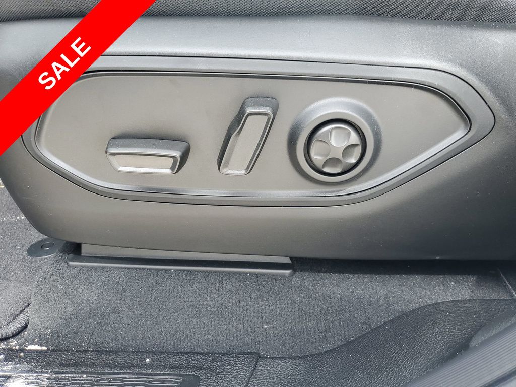 2025 Jeep Grand Cherokee Laredo Altitude photo 27