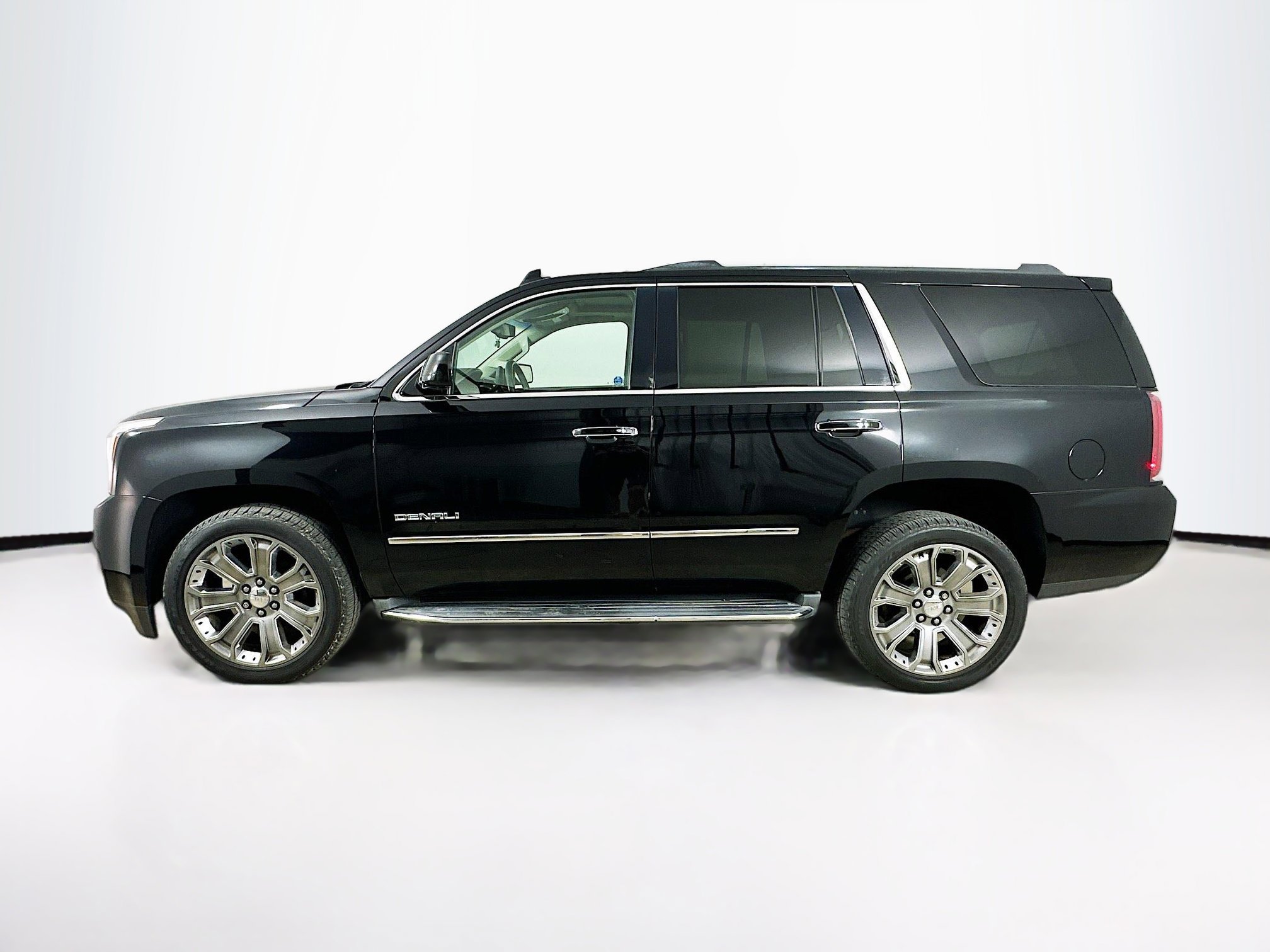 2016 Gmc Yukon Denali photo 2