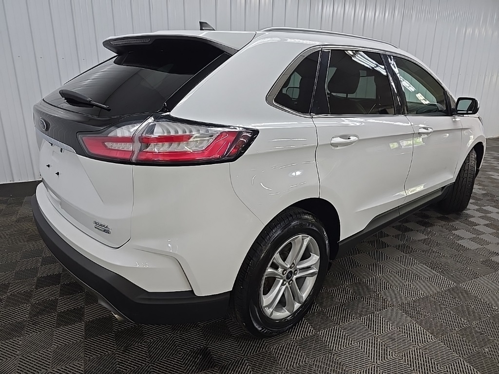 2020 Ford Edge SEL photo 4