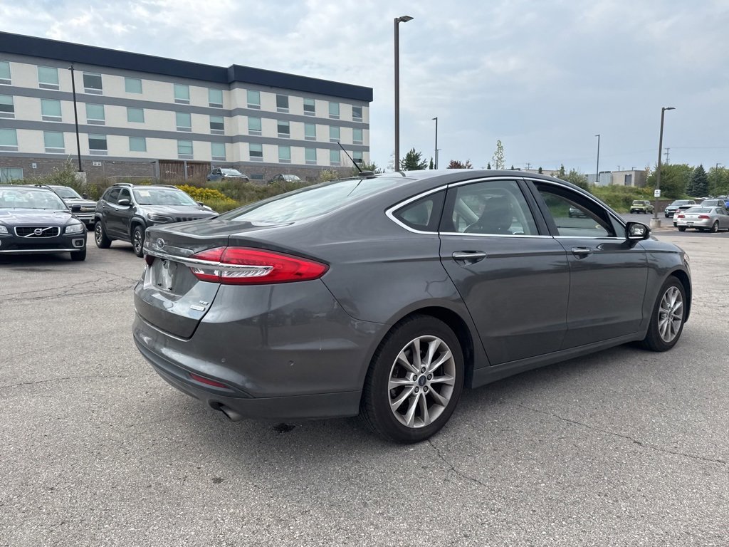 2017 Ford Fusion SE photo 26