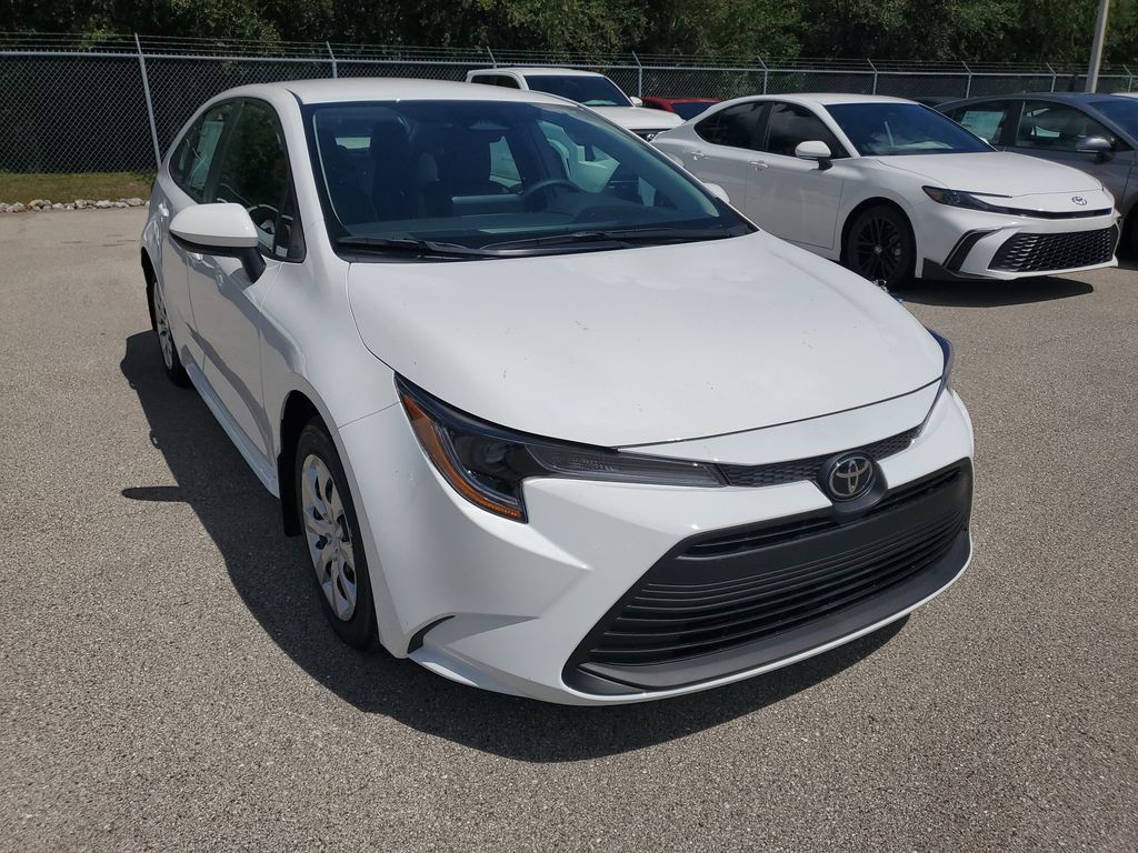 2026 Toyota Corolla LE photo 3