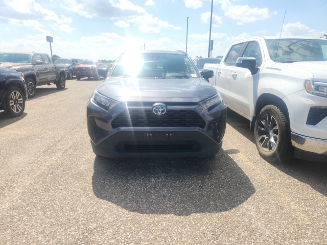 2022 Toyota RAV4 Hybrid LE photo 2