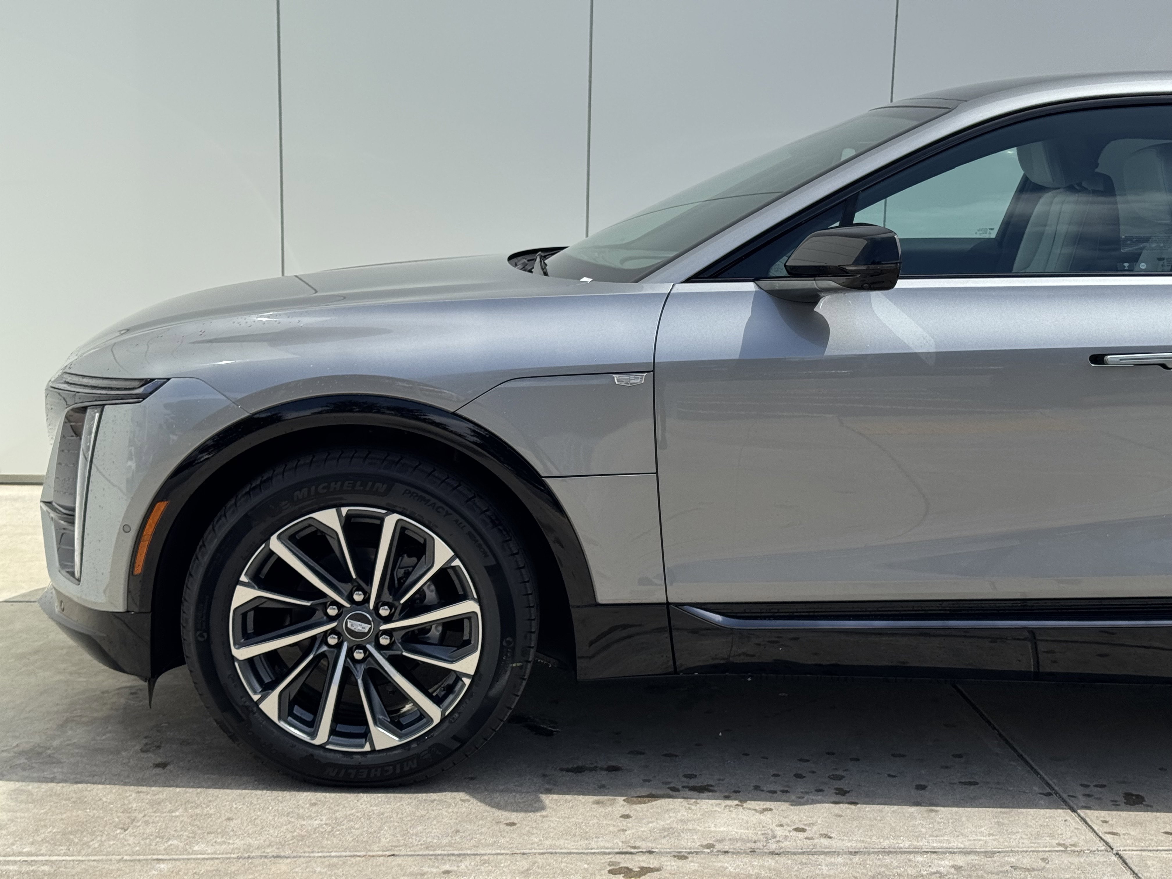 2025 Cadillac Lyriq Sport photo 4