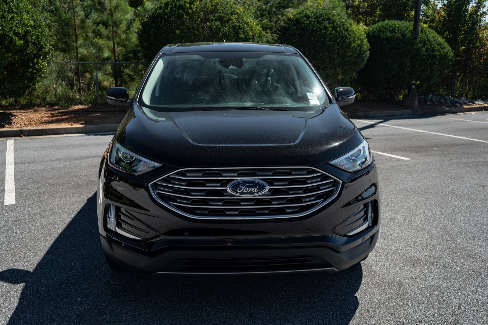 2024 Ford Edge Titanium photo 2