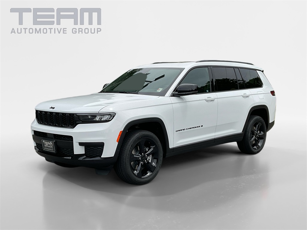 2025 Jeep Grand Cherokee X photo 3
