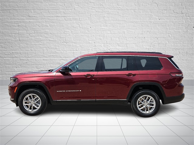 2025 Jeep Grand Cherokee Laredo photo 2