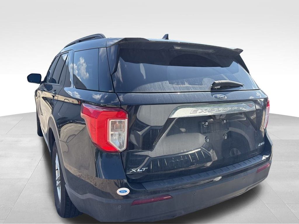2021 Ford Explorer XLT photo 7