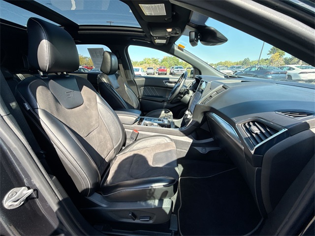 2022 Ford Edge ST photo 17