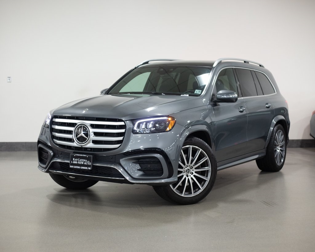 2025 Mercedes-Benz GLS Base's photo
