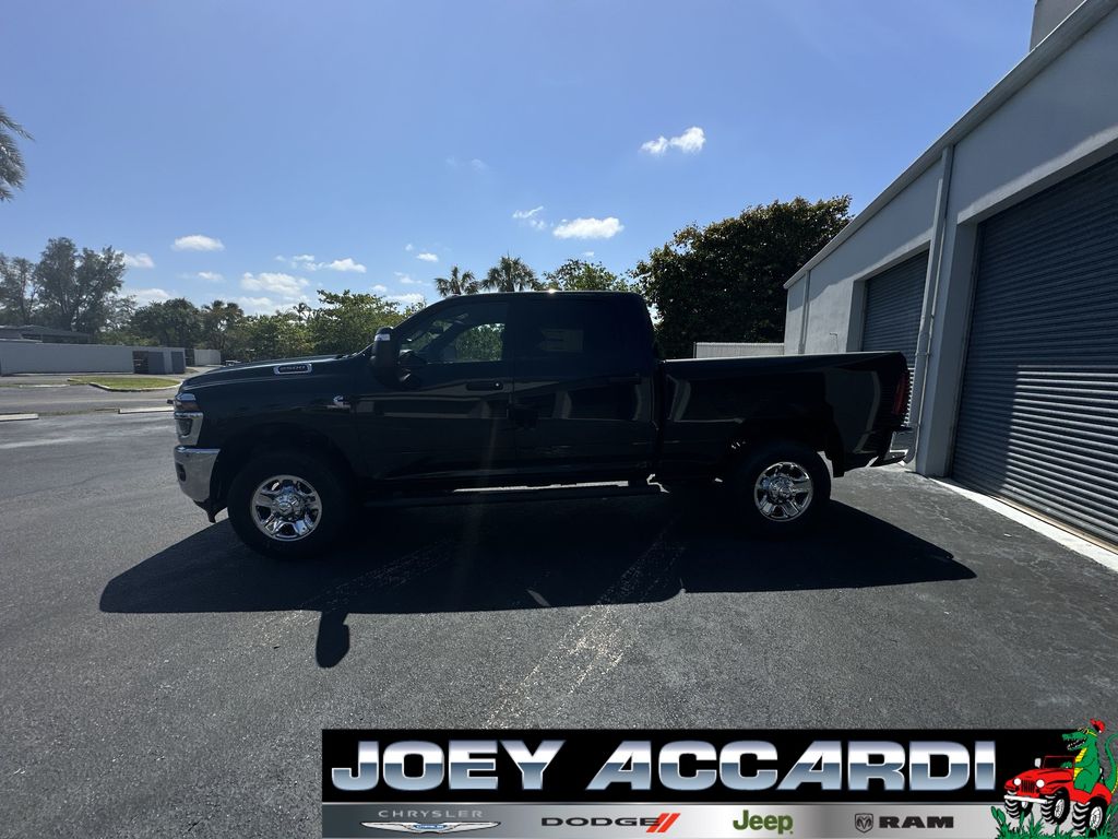 2025 Ram 2500 Tradesman photo 4