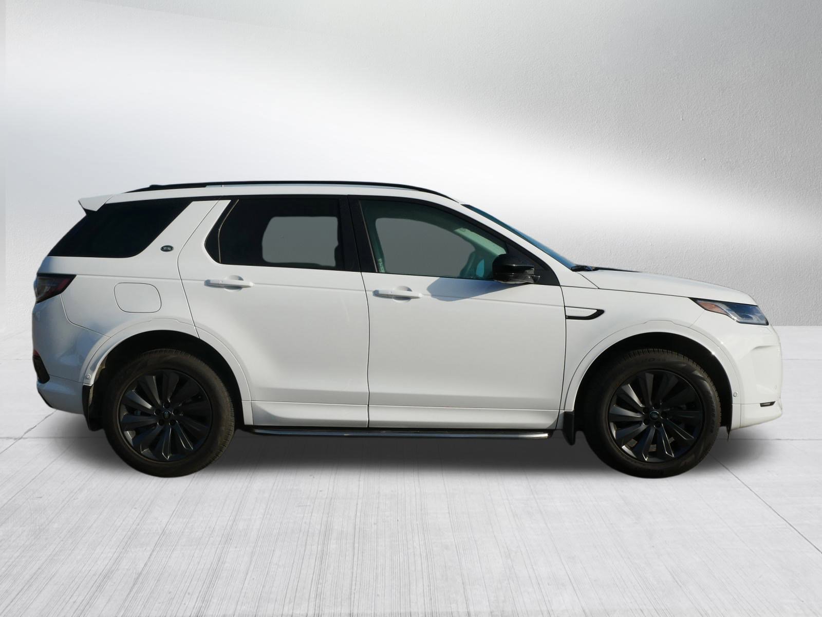 2025 Land Rover Discovery Sport S photo 4