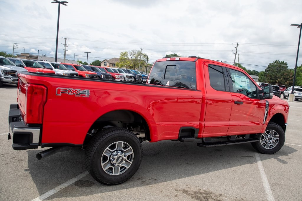 2025 Ford F-350 XLT photo 9