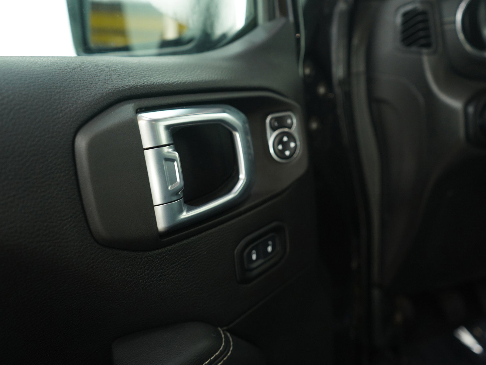 2021 Jeep Wrangler Unlimited Sahara photo 17