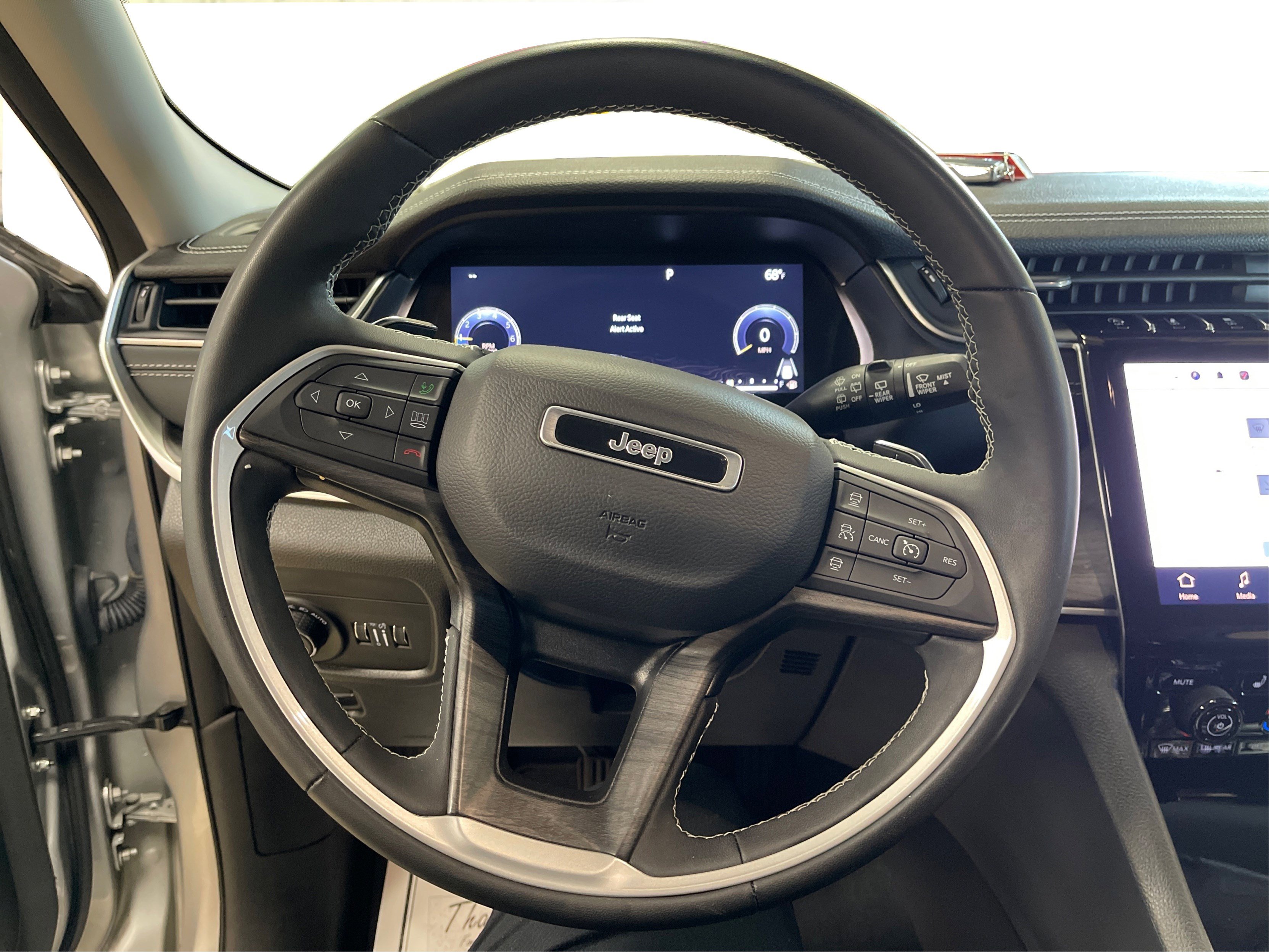 2023 Jeep Grand Cherokee Limited photo 15