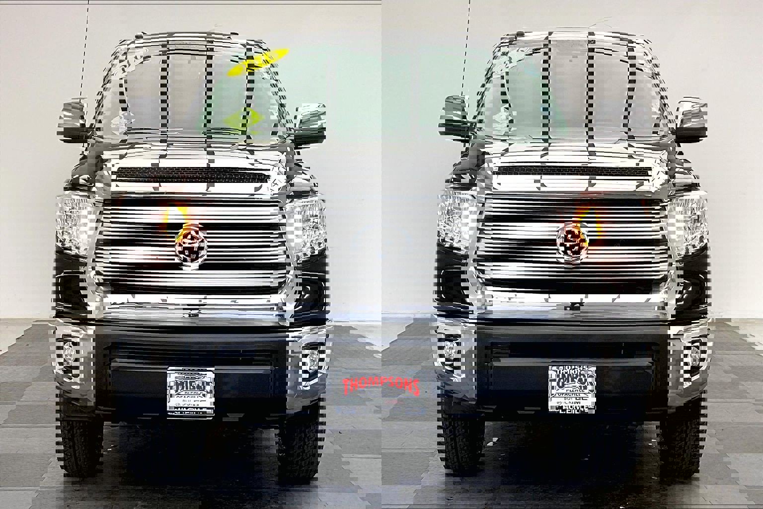 2016 Toyota Tundra Limited CrewMax photo 2