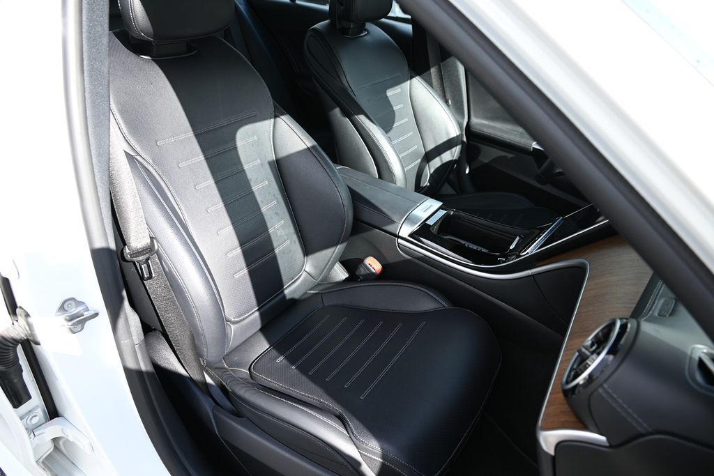 2022 Mercedes Benz C 300 photo 5