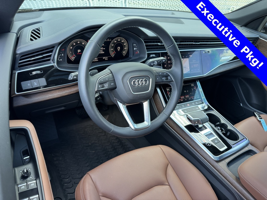 2025 Audi Q8 55 Premium Plus photo 2
