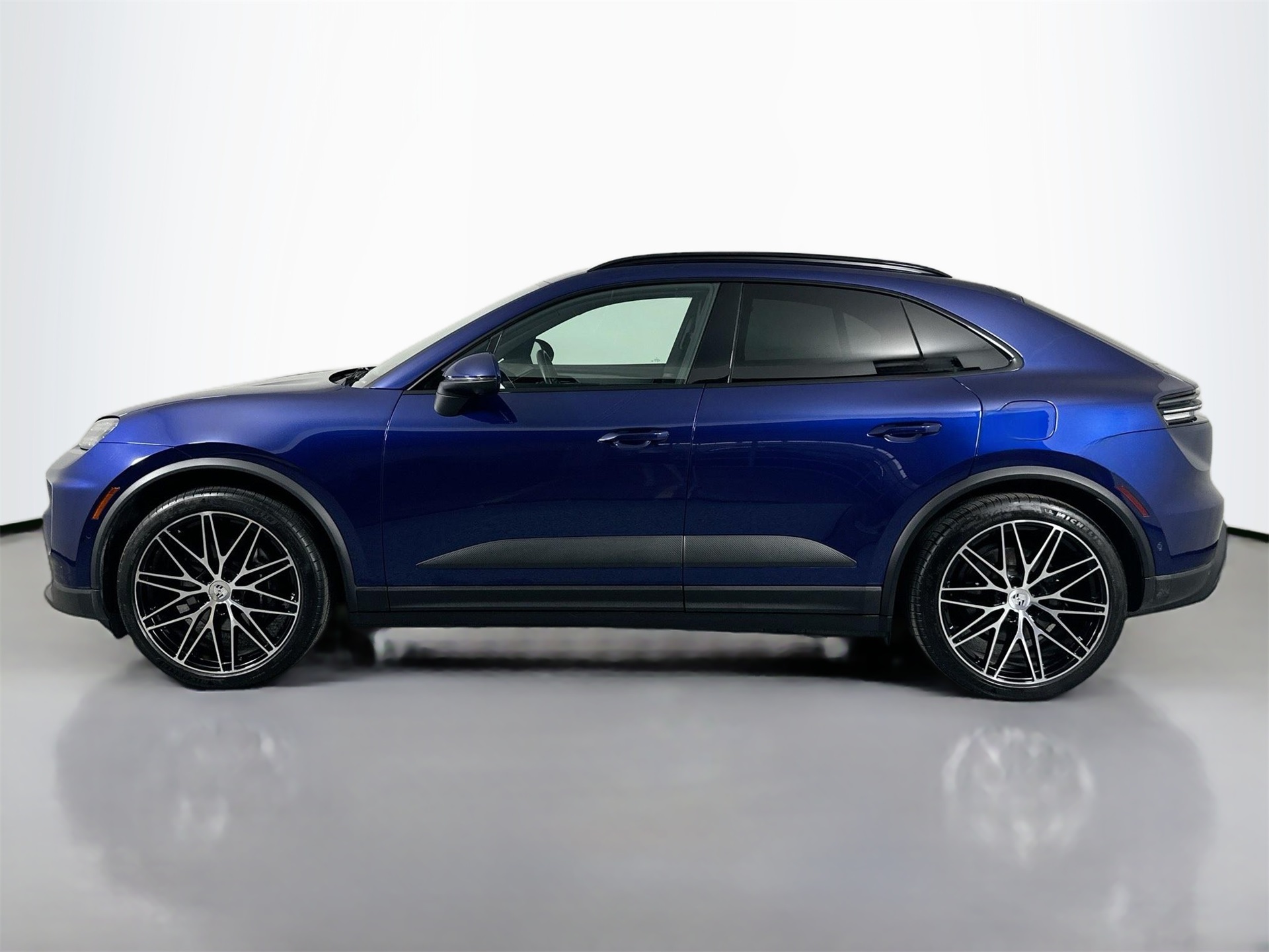 Used 2024 Porsche Macan Base with VIN WP1AA2XA9RL000307 for sale in Fort Worth, TX