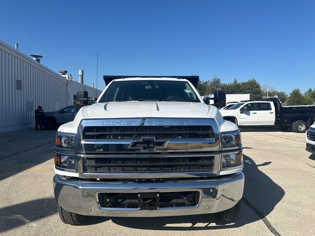 2024 Chevrolet Silverado 5500HD Work Truck photo 2