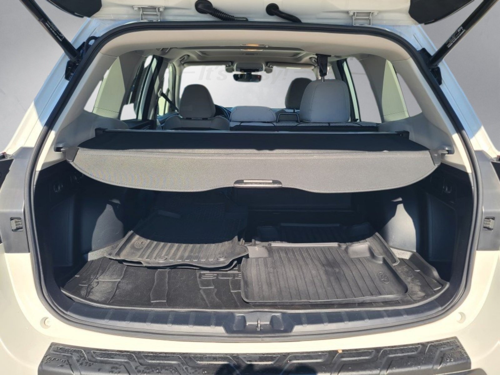 2021 Subaru Forester Premium photo 18