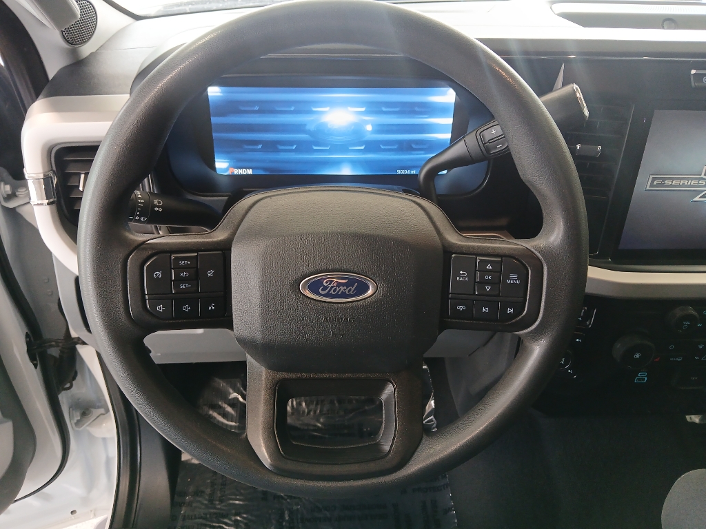 2023 Ford F-350 XLT photo 12
