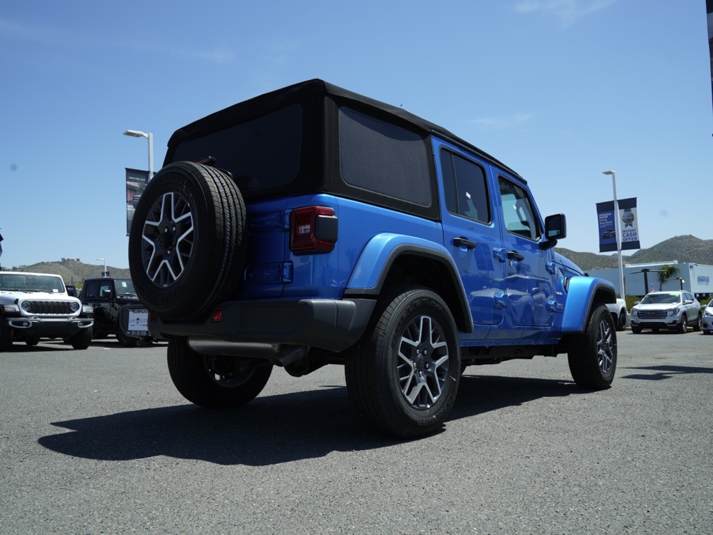 2024 Jeep Wrangler Sahara photo 3