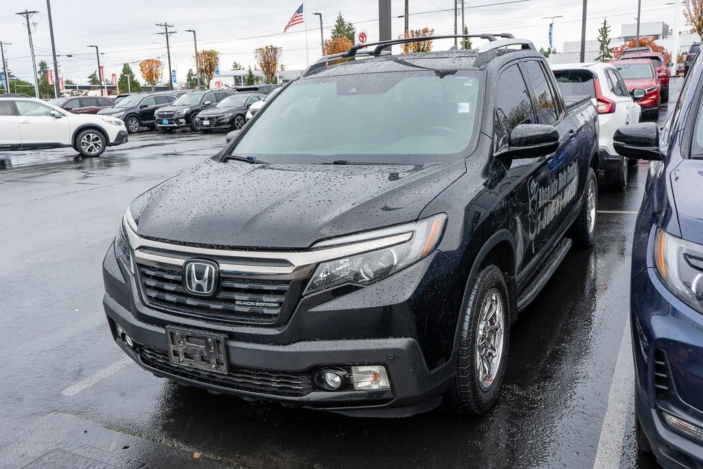 2017 Honda Ridgeline Black Edition photo 3