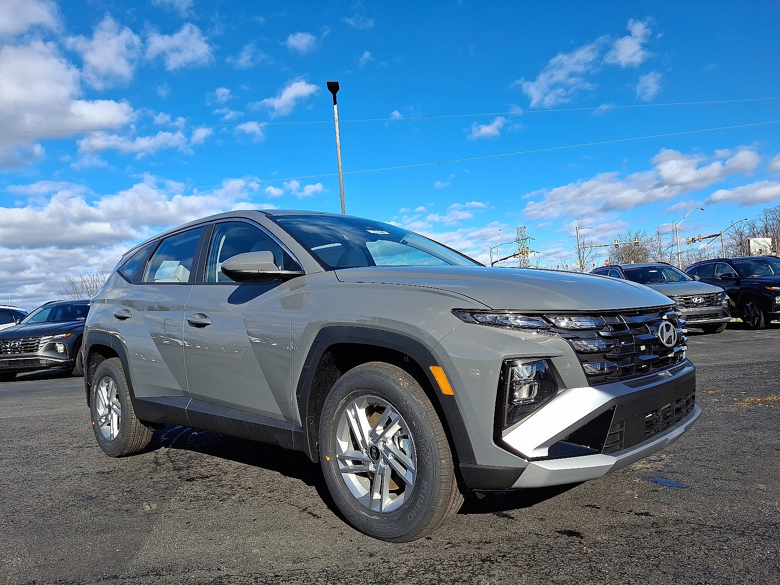 2025 Hyundai Tucson SE's photo