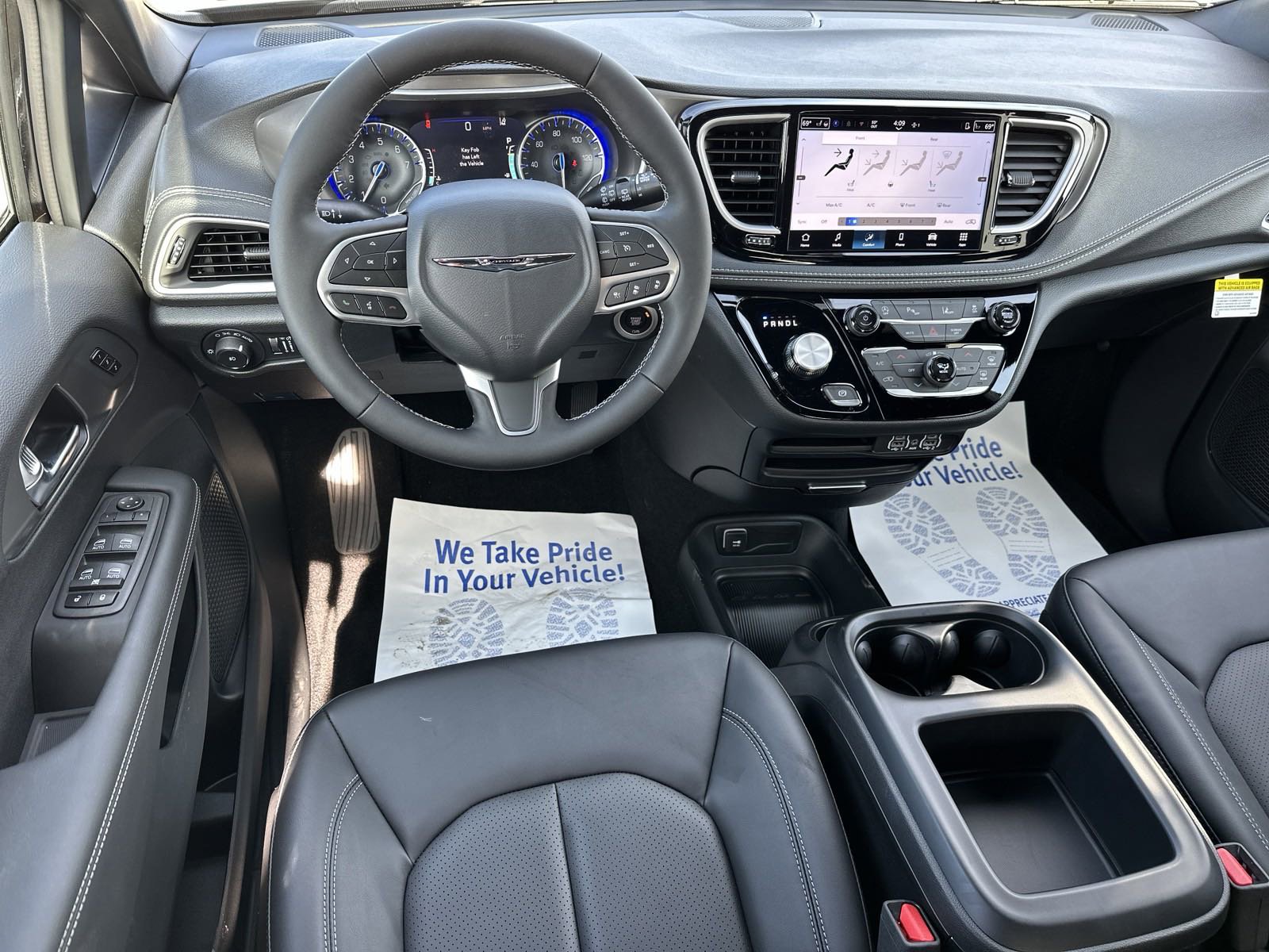 2025 Chrysler Pacifica photo 20