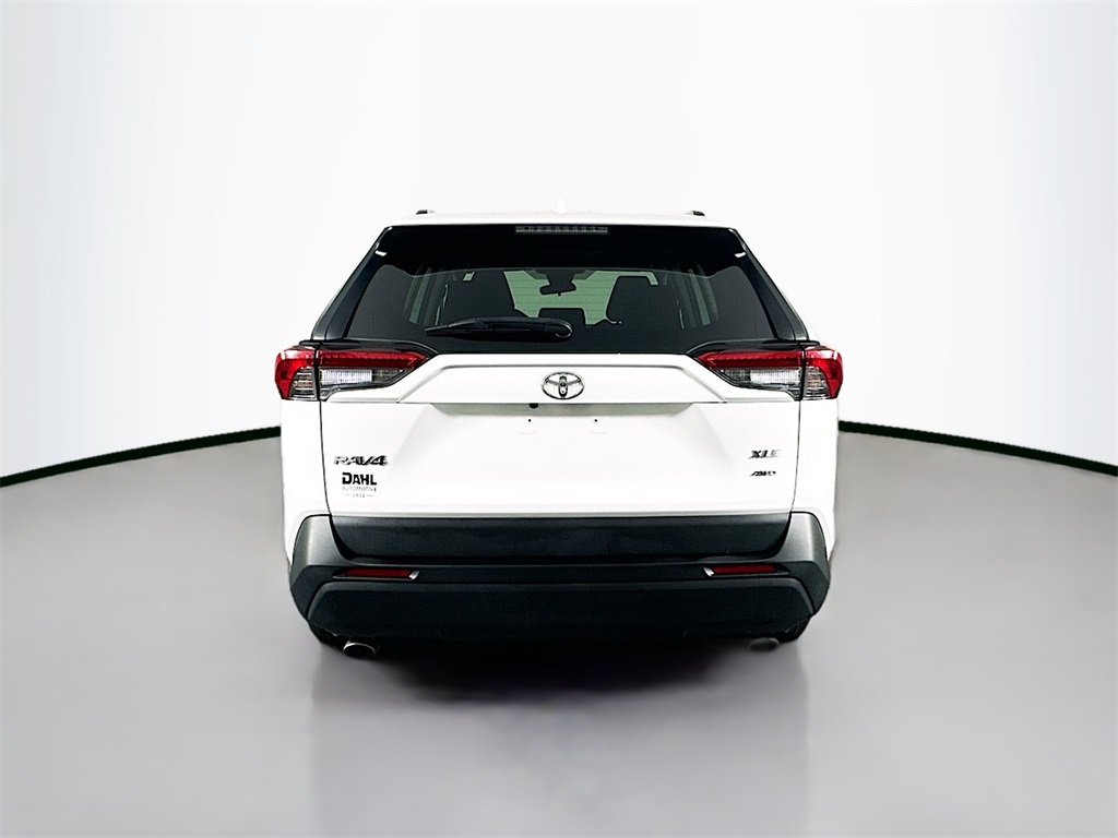 2024 Toyota RAV4 XLE photo 8