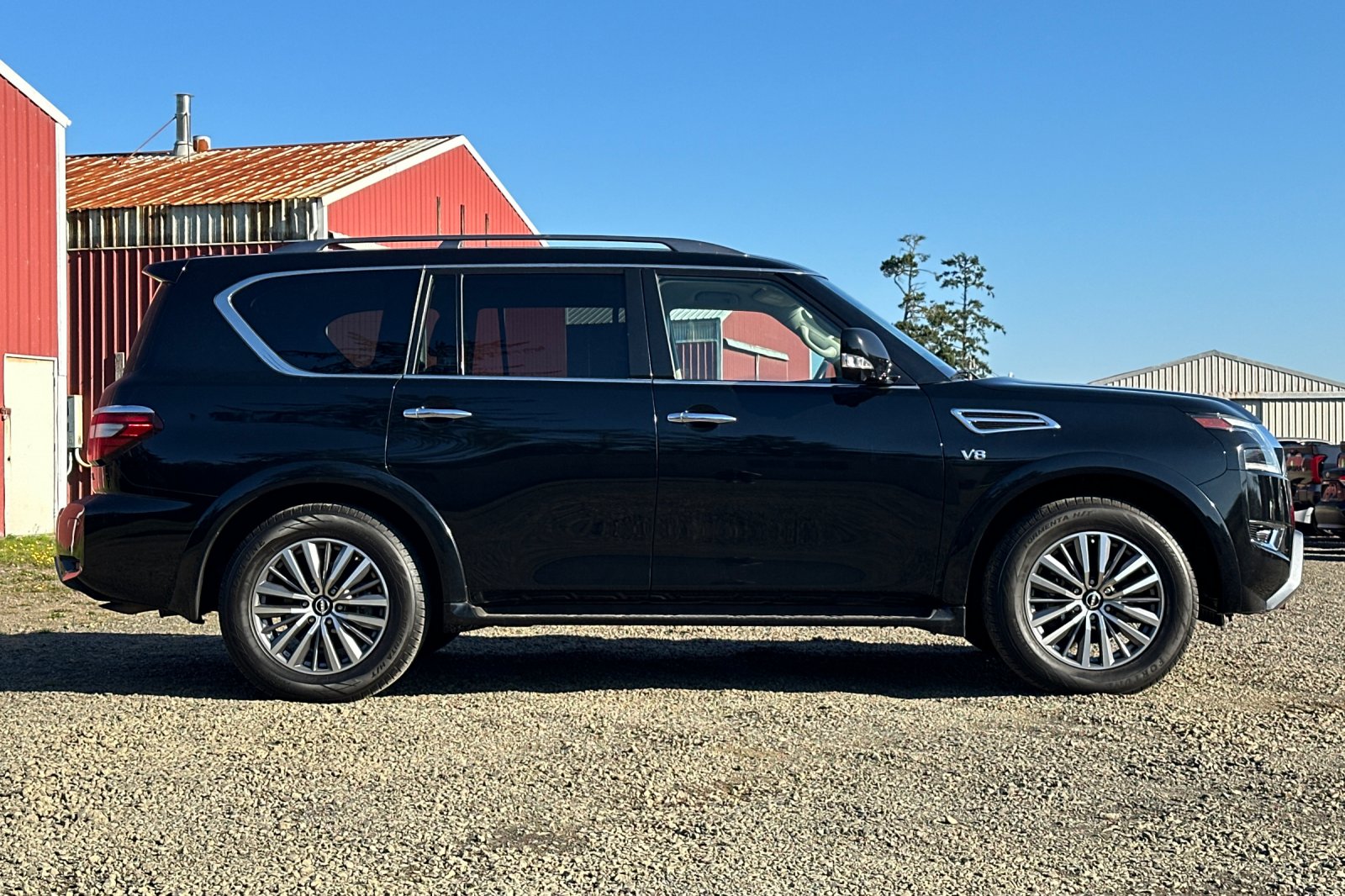 2022 Nissan Armada SL photo 2
