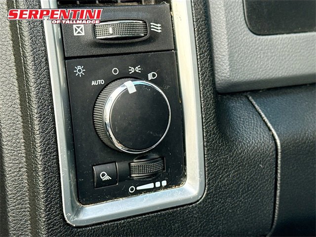 2020 Ram 1500 Classic SLT photo 8