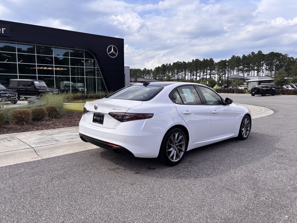 2024 Alfa Romeo Giulia Base photo 3