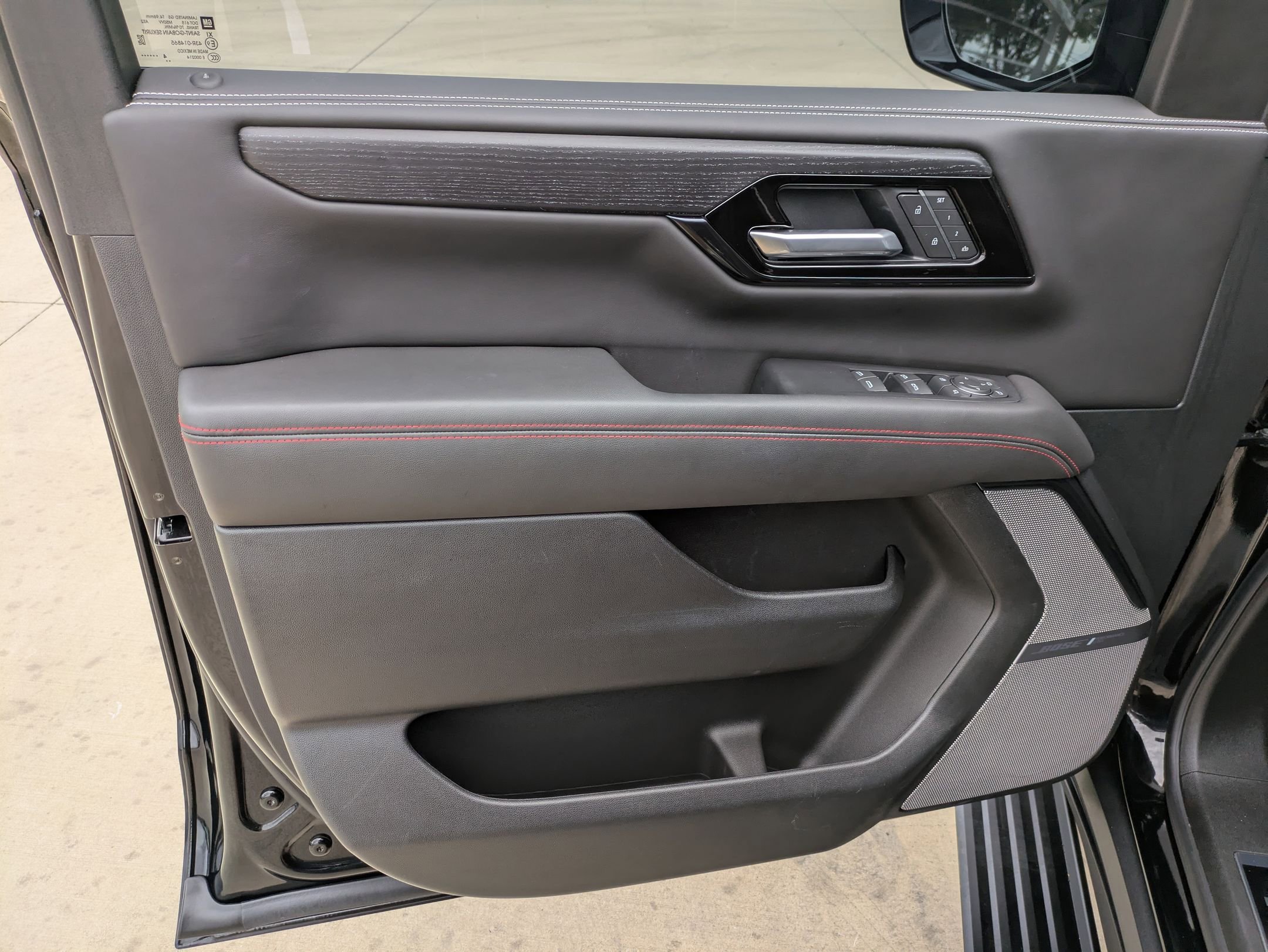 2025 Gmc Yukon AT4 Ultimate photo 11