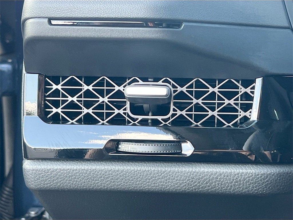 2025 Honda Accord Hybrid Touring photo 20