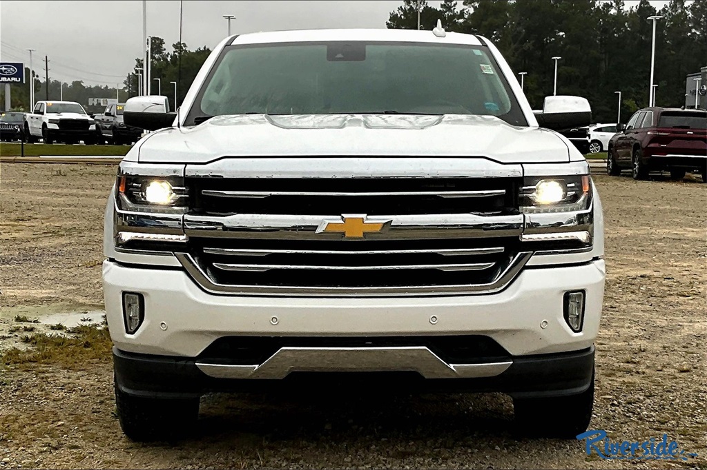 2018 Chevrolet Silverado 1500 High Country photo 2