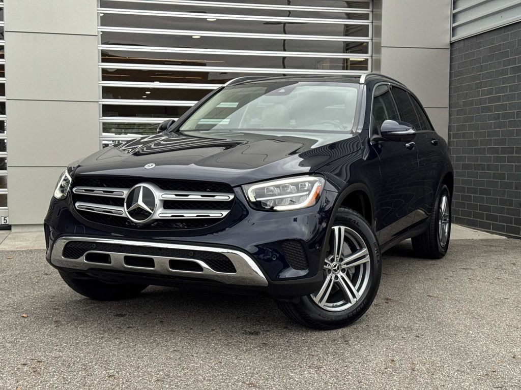 2022 Mercedes-Benz GLC GLC300's photo