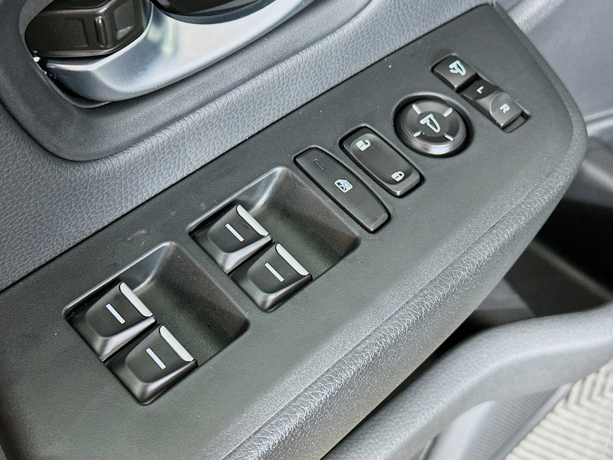 2025 Honda Pilot TrailSport photo 17