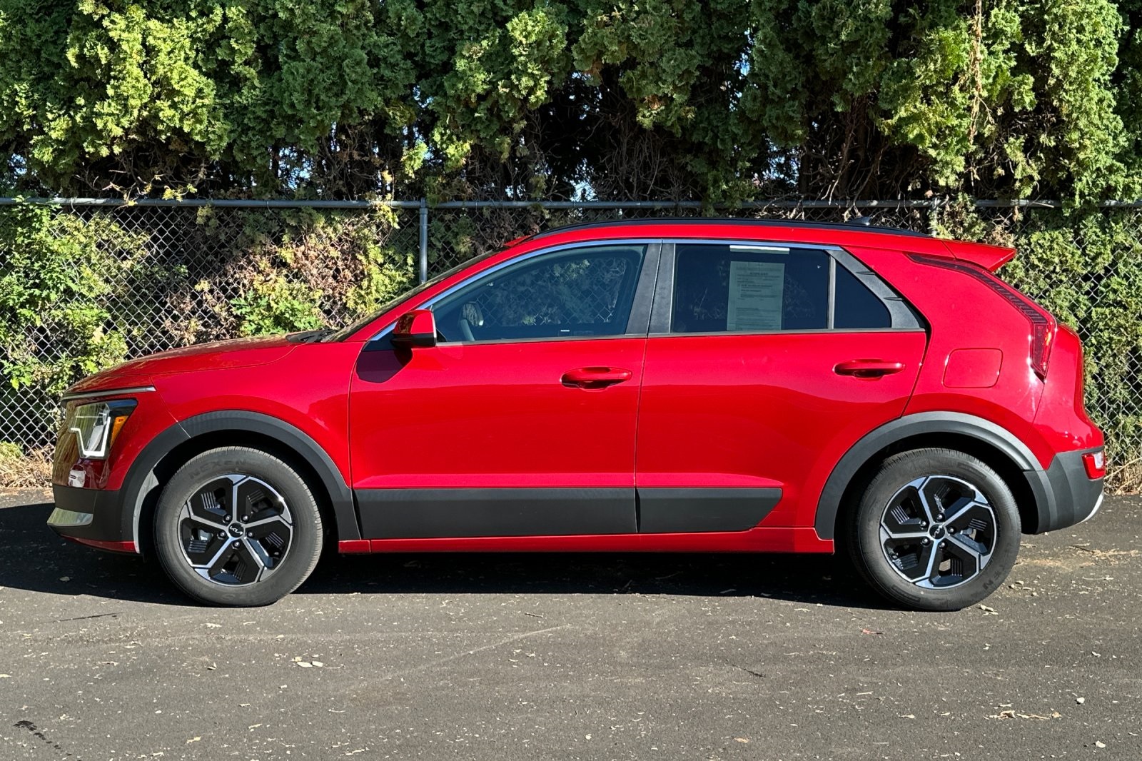 2023 Kia Niro LX photo 6