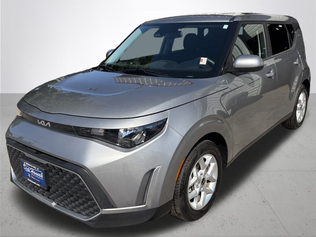 2023 Kia Soul LX photo 2