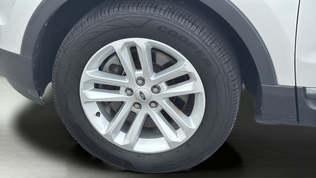2015 Ford Explorer XLT photo 20