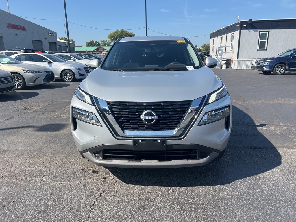 2022 Nissan Rogue SV photo 8